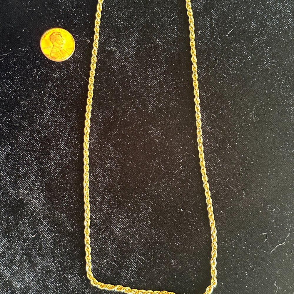 Gold Chain - Picture 2 of 3
